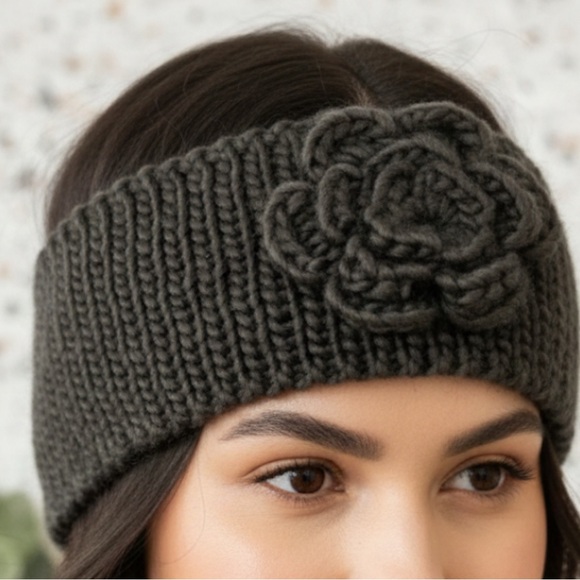Handmade Knit Floral Headband Gray Winter Ear Warmer Academic Cozy Flower NEW - Picture 9 of 9